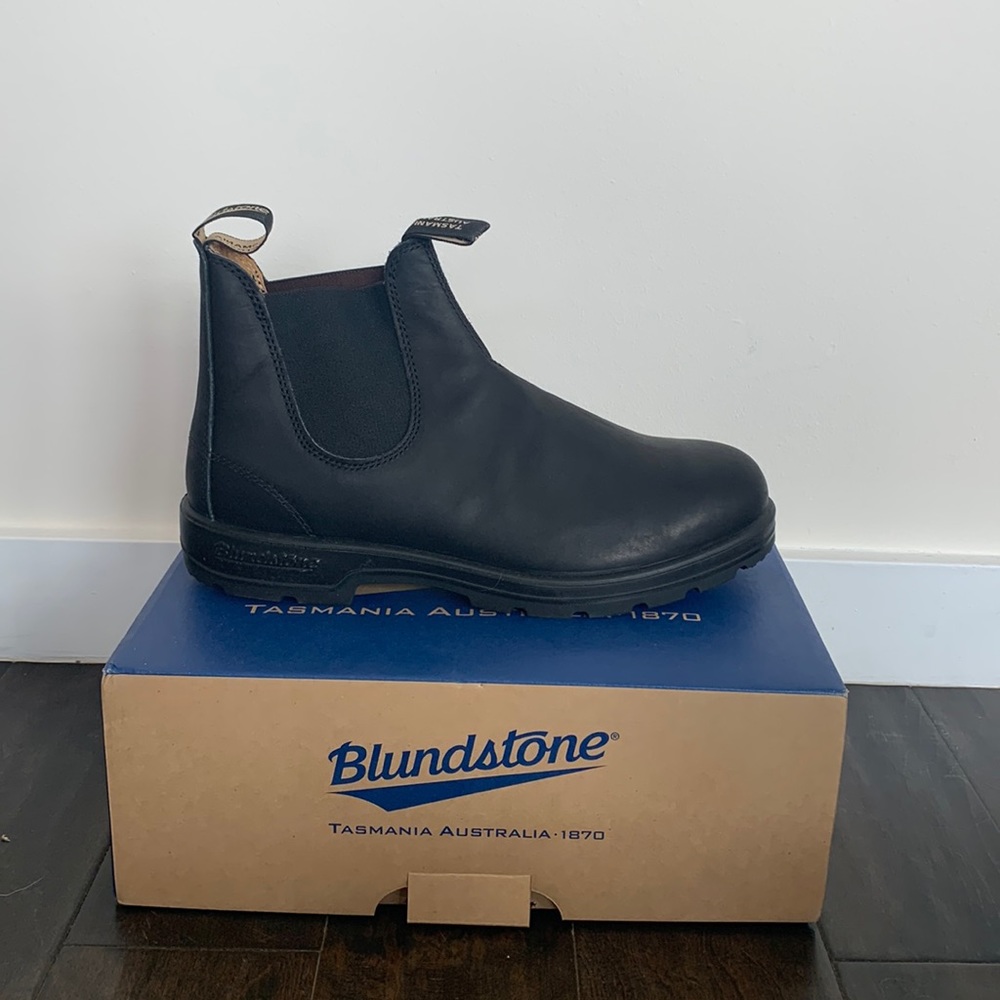 Men’s Blundstones 558 (Never Been Worn!)